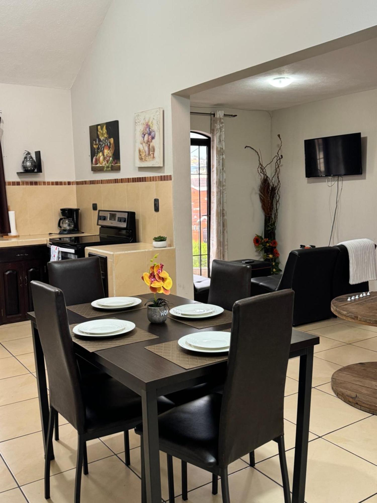 Amplio Apartamento, En Colonia Cerezos, Tercer Nivel Apartment Quetzaltenango Exterior photo